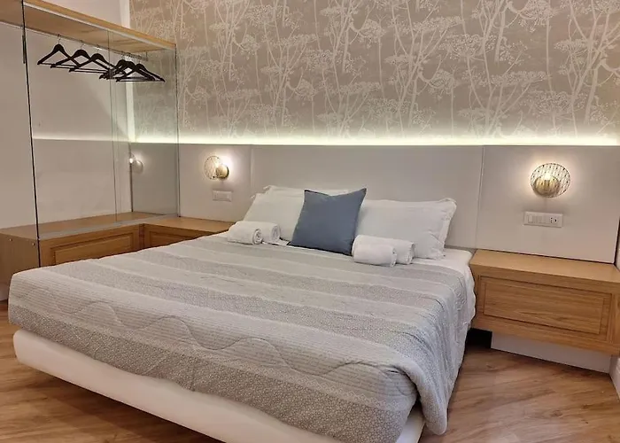 Peaceful 2 Bedrooms With Patio, Near Metro A Appartamento *