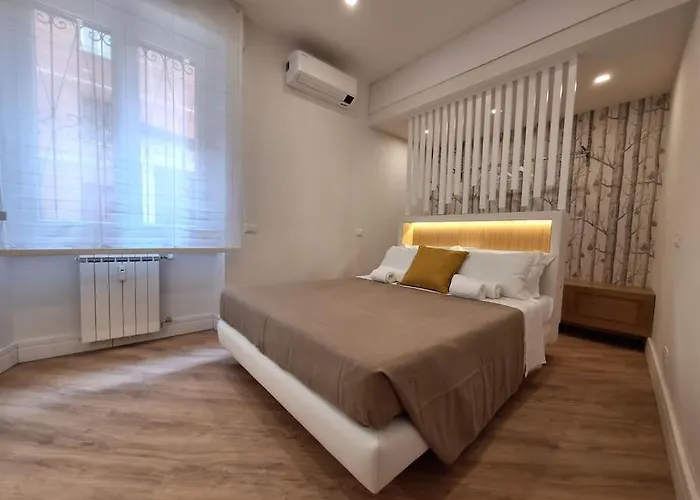 Appartamento Peaceful 2 Bedrooms With Patio, Near Metro A