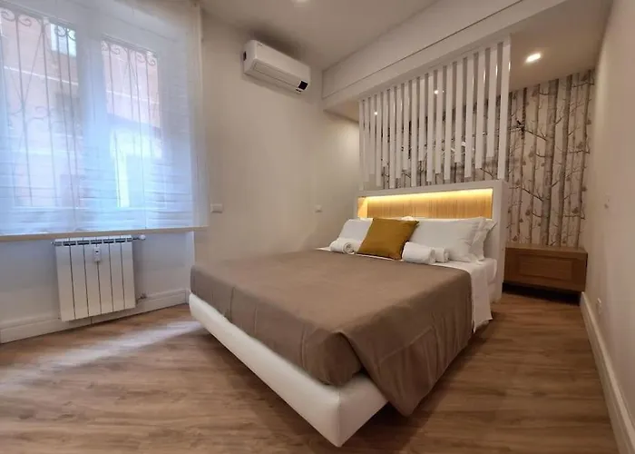 Appartamento Peaceful 2 Bedrooms With Patio, Near Metro A Roma