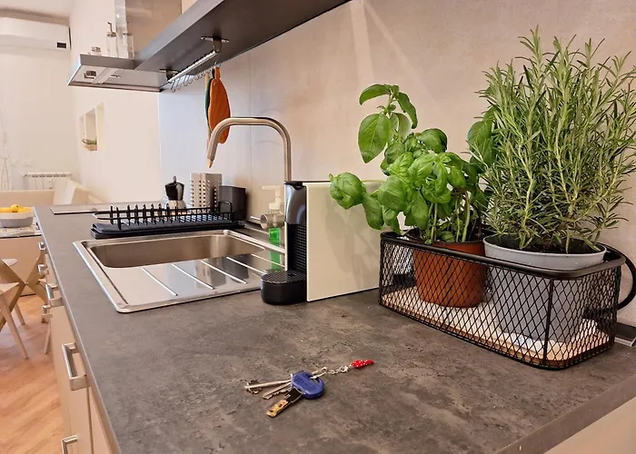 Peaceful 2 Bedrooms With Patio, Near Metro A Roma
