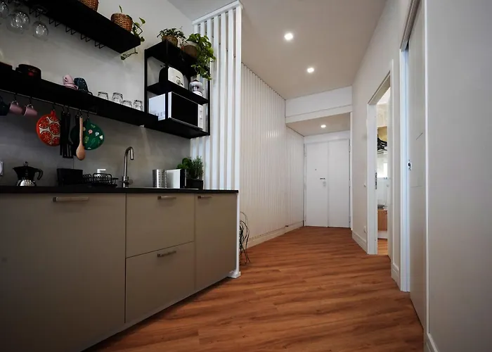 Appartamento Peaceful 2 Bedrooms With Patio, Near Metro A *