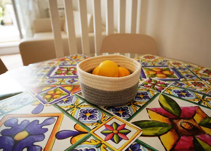 Peaceful 2 Bedrooms With Patio, Near Metro A Appartamento Roma