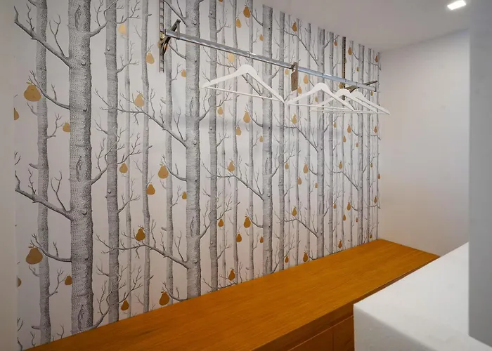 Appartamento Peaceful 2 Bedrooms With Patio, Near Metro A *