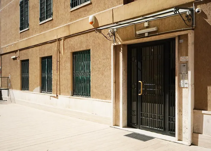 Appartamento Peaceful 2 Bedrooms With Patio, Near Metro A