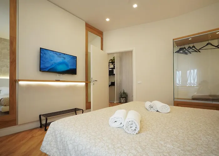 Peaceful 2 Bedrooms With Patio, Near Metro A Appartamento *