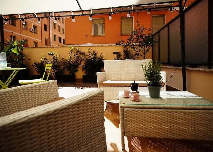 Appartamento Peaceful 2 Bedrooms With Patio, Near Metro A Roma
