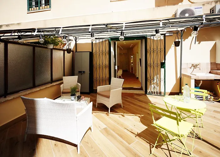 Peaceful 2 Bedrooms With Patio, Near Metro A Appartamento *