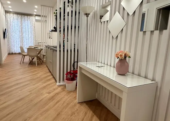 Appartamento Peaceful 2 Bedrooms With Patio, Near Metro A